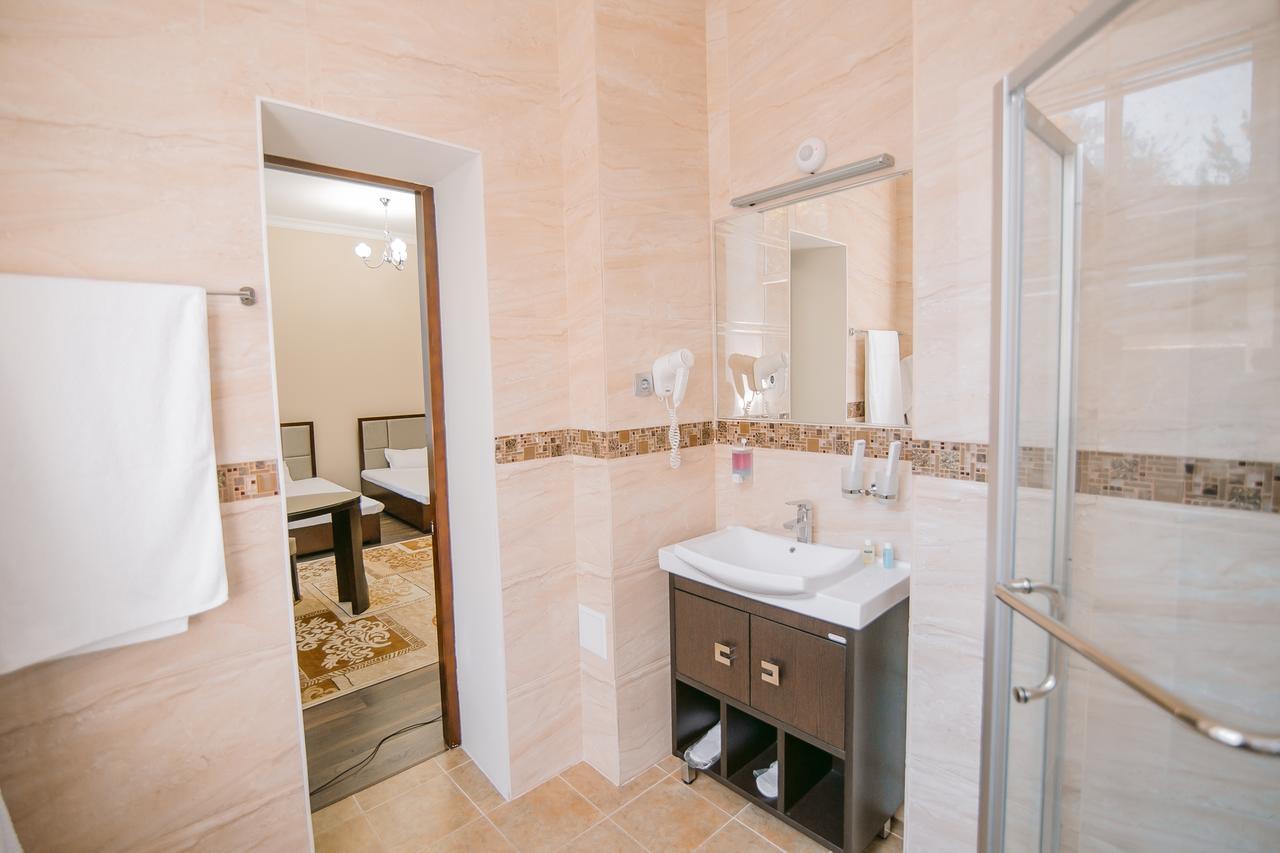 Hotel Inju تاراز المظهر الخارجي الصورة