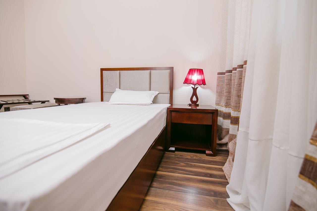 Hotel Inju تاراز المظهر الخارجي الصورة